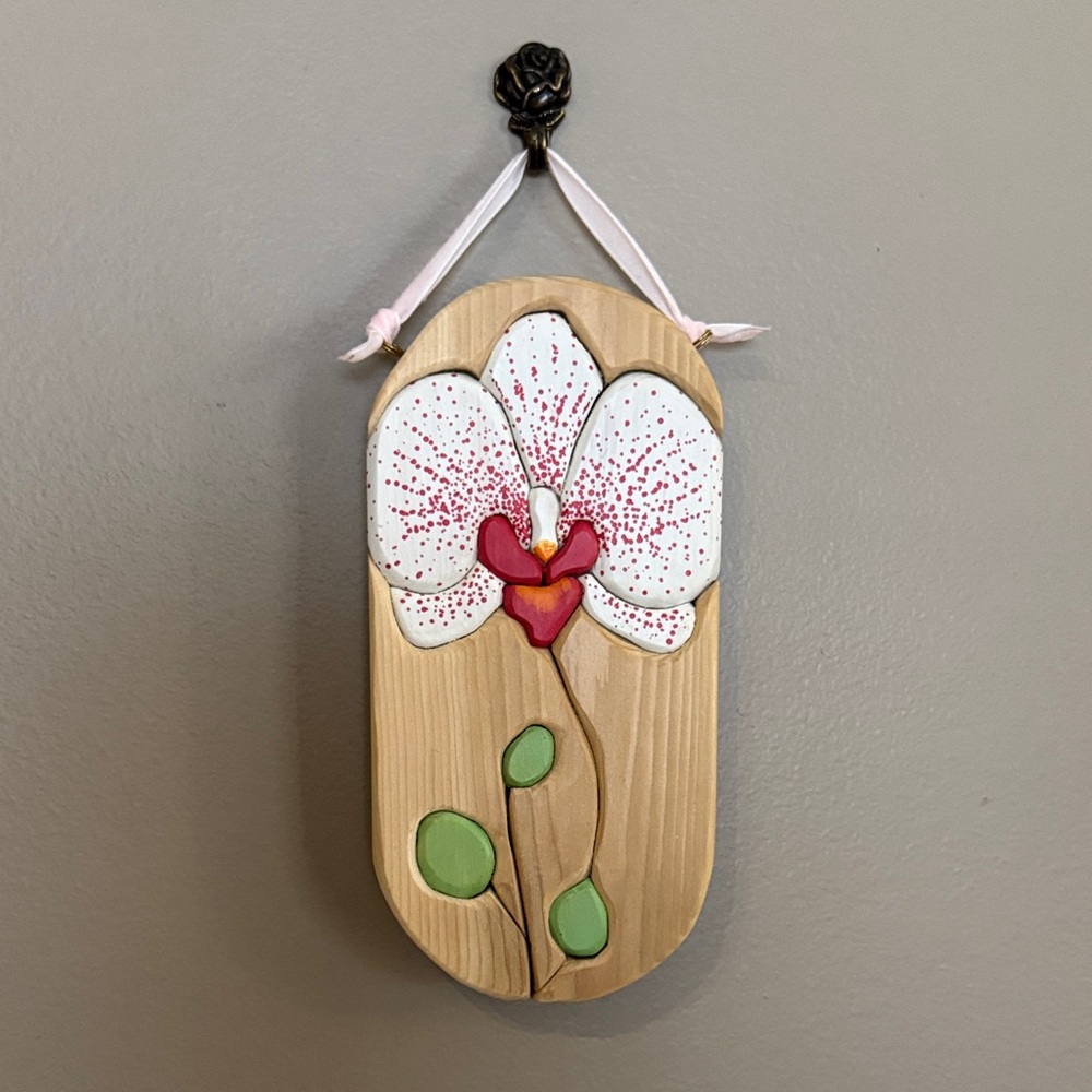 Floral Wall Hanging with Pink Orchid Design